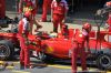 parada de Felipe Massa delante de los boxes de Ferrari